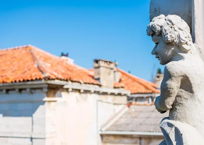Roma Historic Near Old Town 公寓